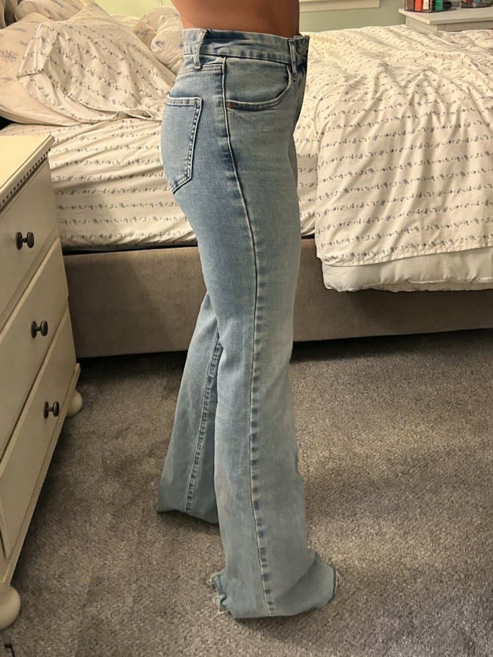 Express 70's Flare Mid-Rise Jeans - Picture 4 of 7